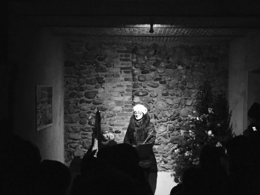 007-Elena-Guarneri-arpa-arpista-fiaccolata-duo-voce 007-Elena-Guarneri-arpa-arpista-fiaccolata-duo-voce