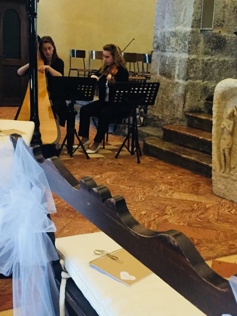 010-Elena-Guarneri-arpa-arpista-duo-violino-chiesa 010-Elena-Guarneri-arpa-arpista-duo-violino-chiesa