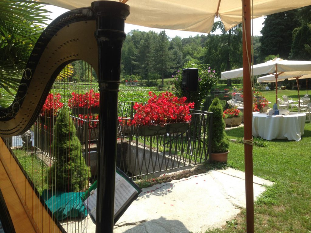 028-Elena-Guarneri-arpa-arpista-parco-aperitivo 028-Elena-Guarneri-arpa-arpista-parco-aperitivo