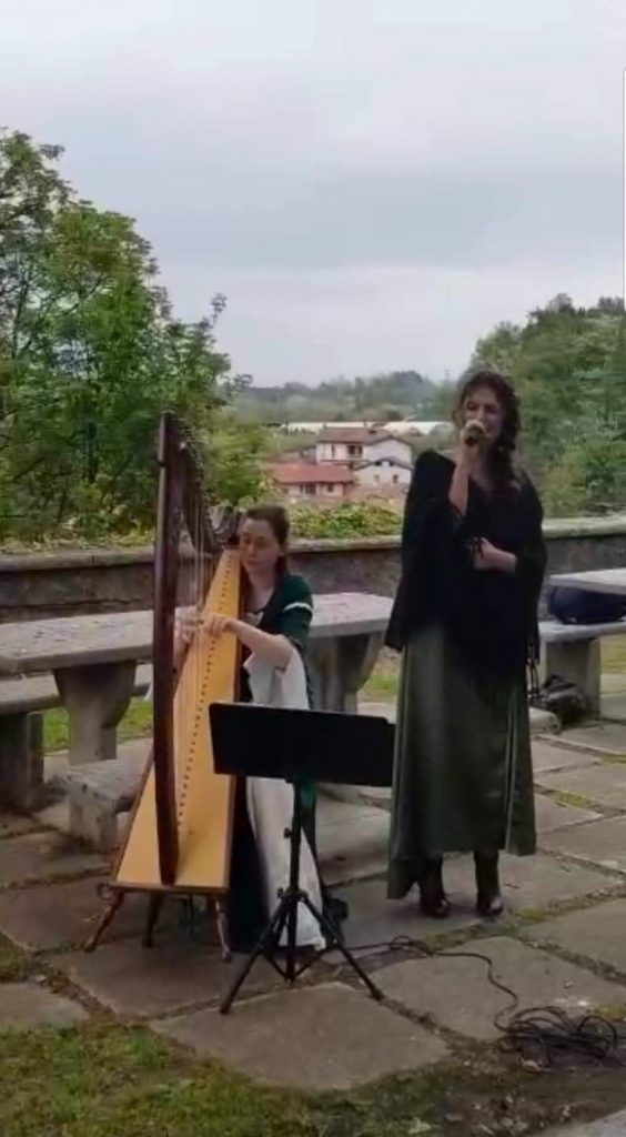 043-Elena-Guarneri-arpa-arpista-matrimonio-celtica-castello 043-Elena-Guarneri-arpa-arpista-matrimonio-celtica-castello